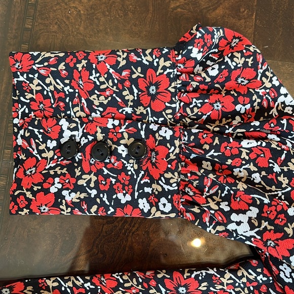 ❤️ Banana Republic Gorgeous Bishop Sleeve Blouse - Picture 5 of 9